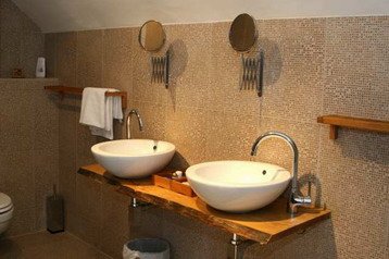 Rumānija Privát Sibiu, Eksterjers